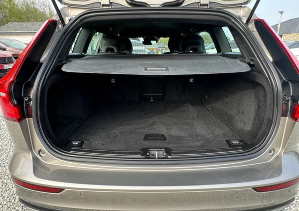 Volvo V60 cena 99990 przebieg: 92000, rok produkcji 2019 z Strumień małe 704